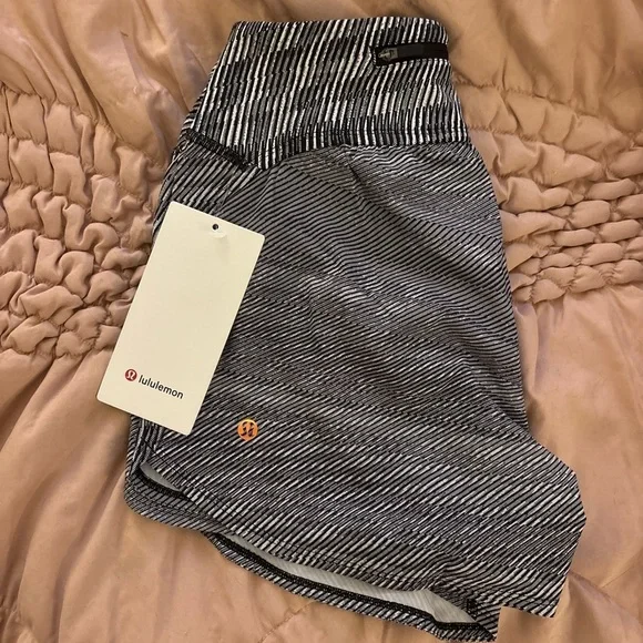 Lululemon Limited edition Nulux High-Rise Running Short 4” - Picture 2 of 4